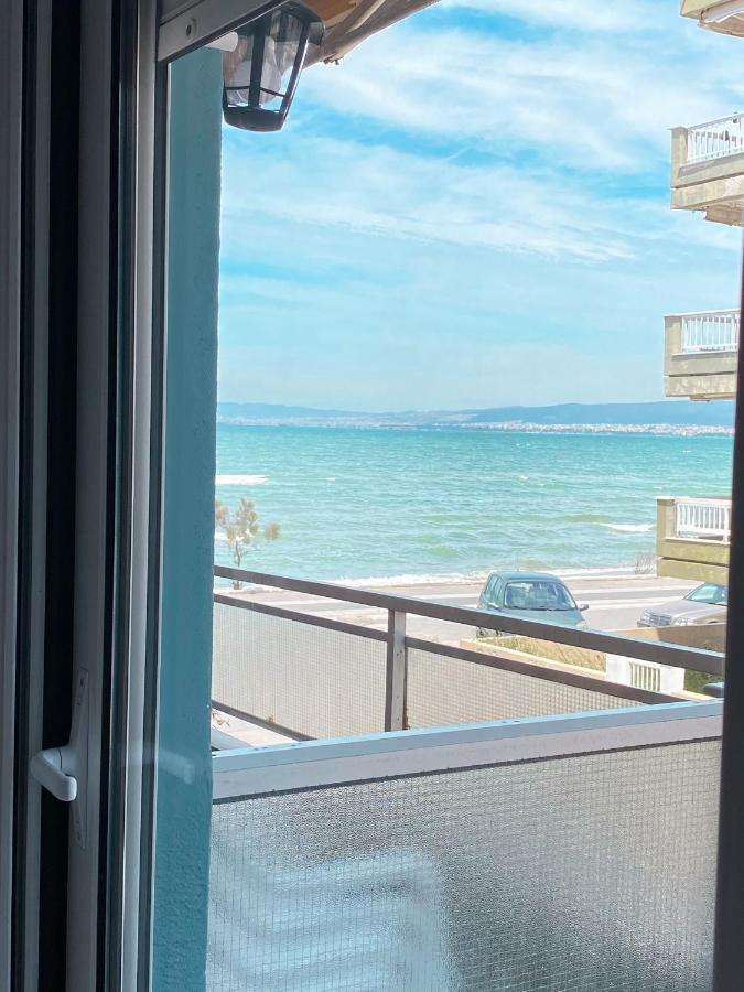 A Wonderful Apartment In Front Of The Sea! Peraía Екстериор снимка