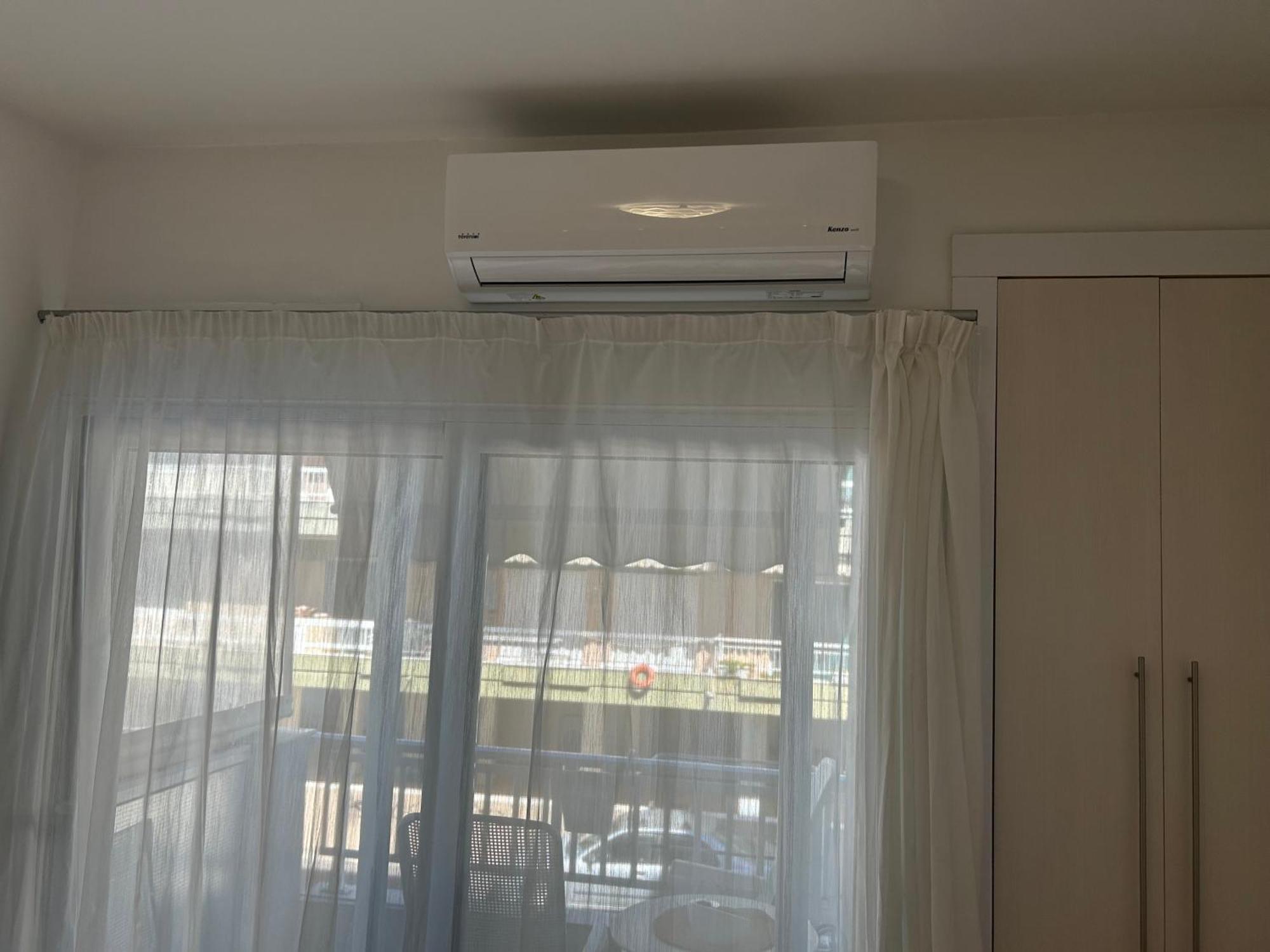 A Wonderful Apartment In Front Of The Sea! Peraía Екстериор снимка